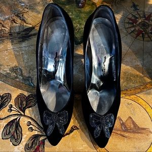 Vintage Black Genuine Leather Heel’s